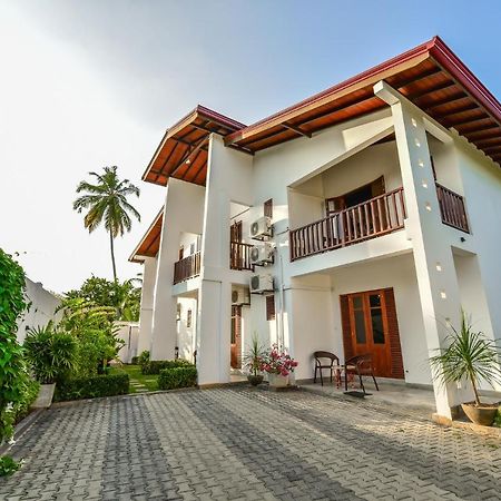 Villa Effort Ахангама Екстериор снимка